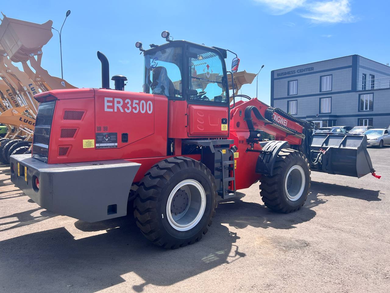 Фронтальный колесный погрузчик Rongwei ER3500