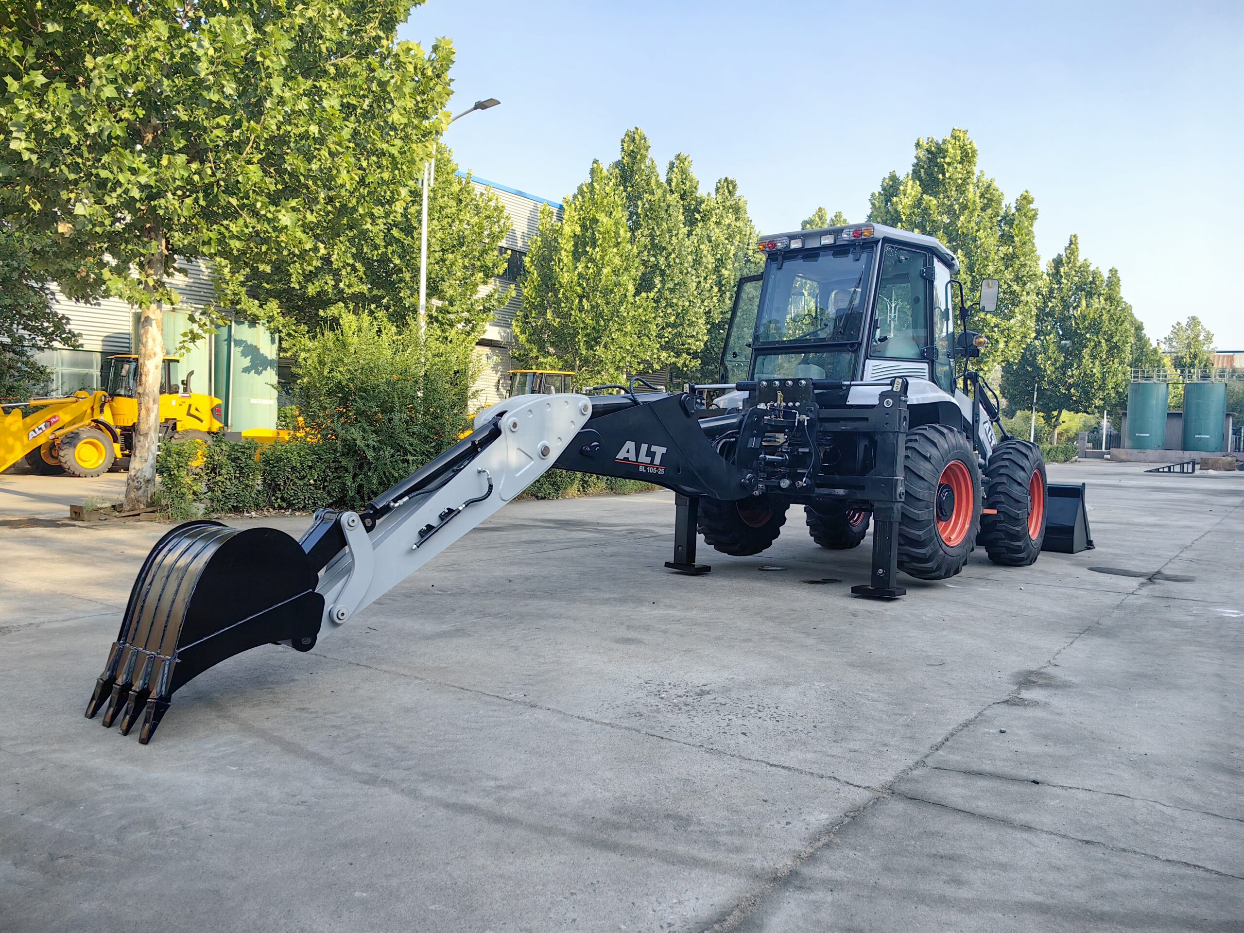 Экскаватор-погрузчик AOLITE BL105-25