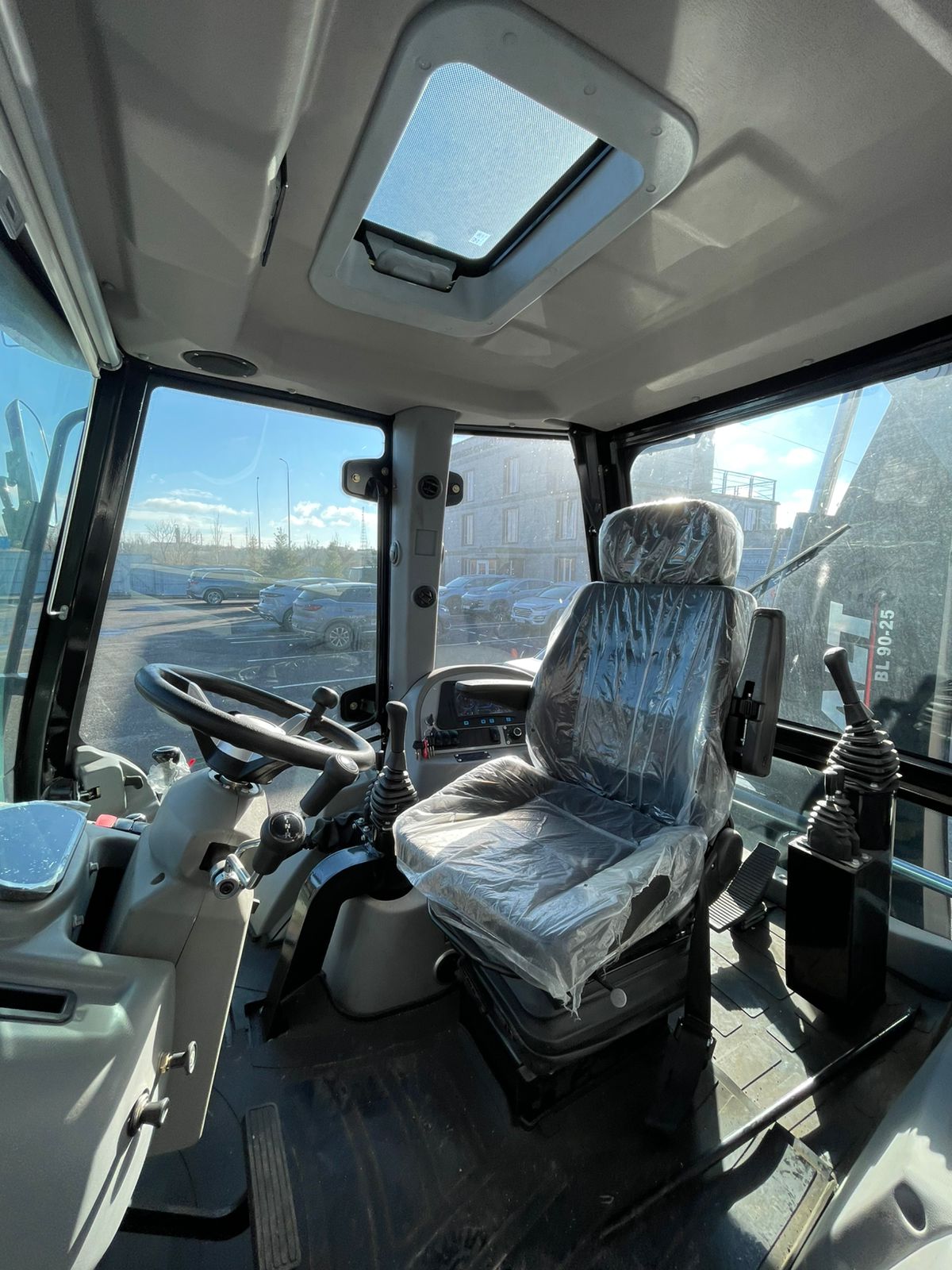 Экскаватор-погрузчик AOLITE BL90-25