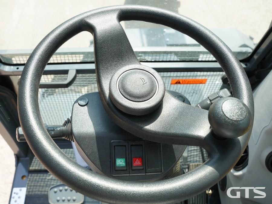 Колесный экскаватор LOVOL FP160W